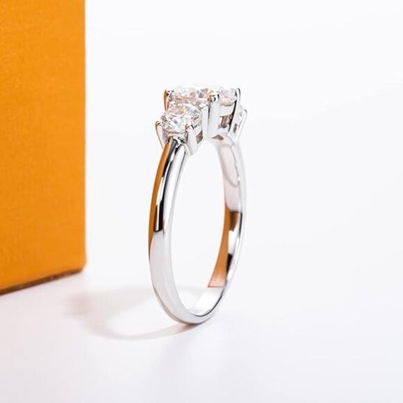 1.6cttw Round Cut Moissanite D Color VVS1 Clarity 925 Silver Wedding Ring - Picture 5 of 6